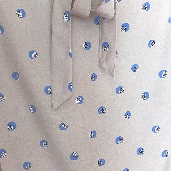 *1970s* VINTAGE Office Secretary BLOUSE Neck line bow. 1/2 Sleeves - Picture 8 of 9